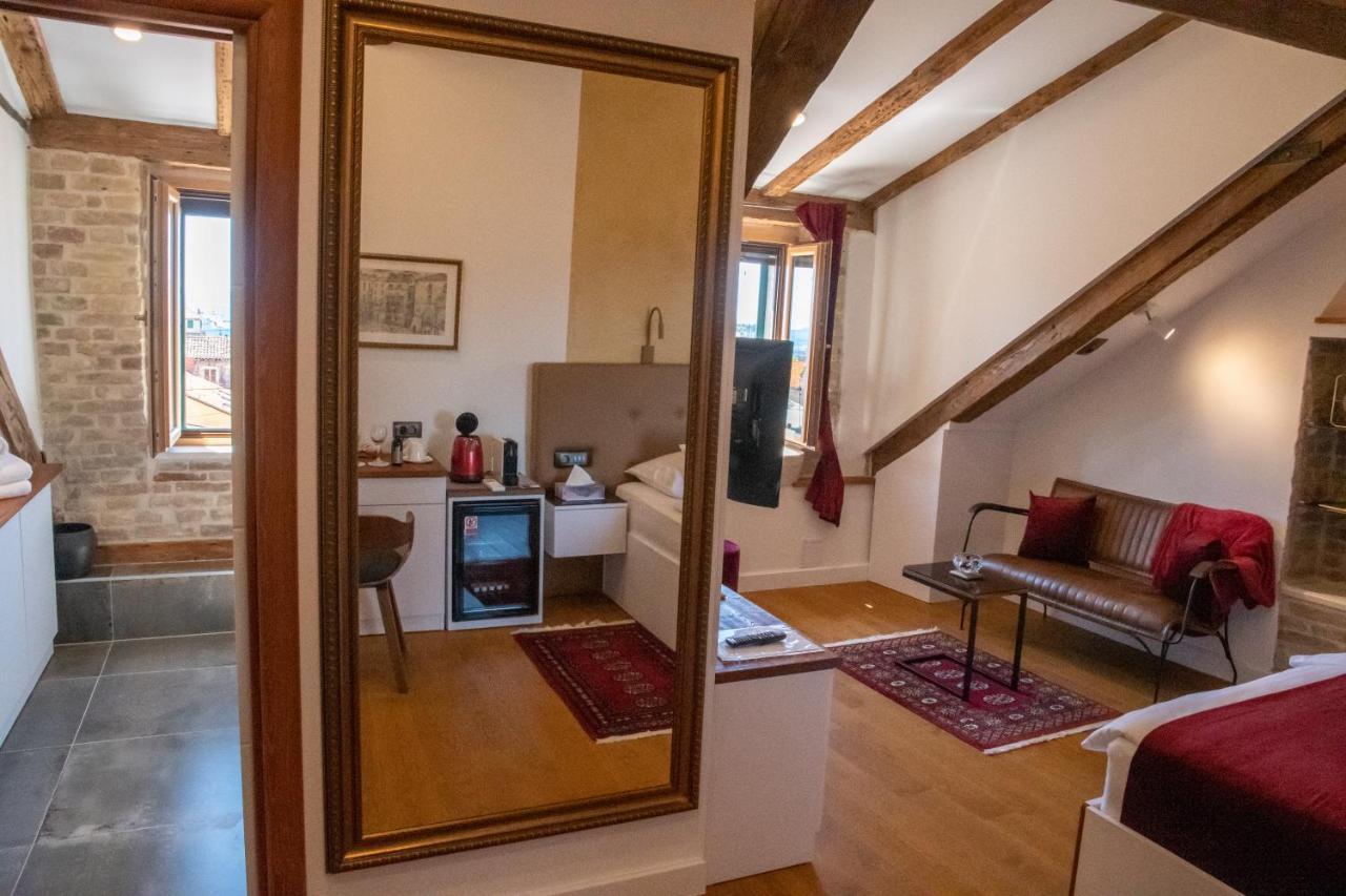 Bed & Breakfast Oblivion Luxury *